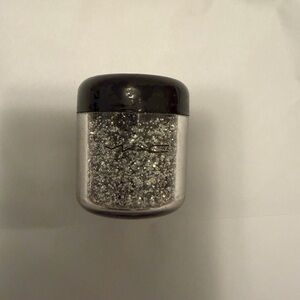 MAC Silver Glitter Pigment